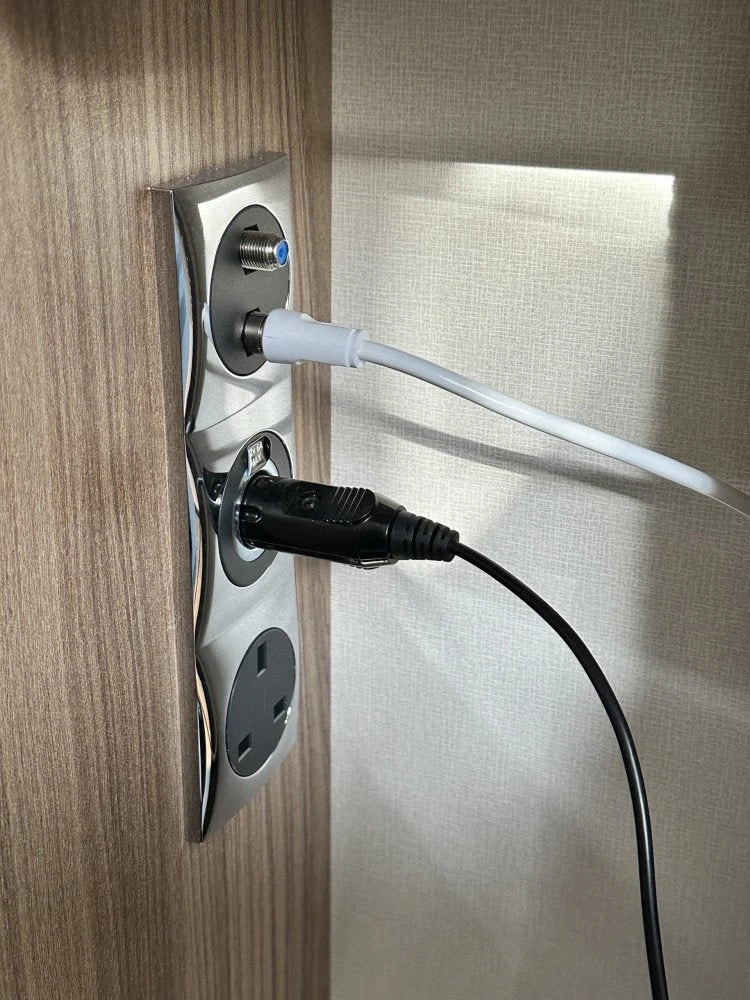 Falcon Combo 4G Outdoor Antenna / Router 7 Falcon Combo 4G Outdoor Antenna / Router - Image 7