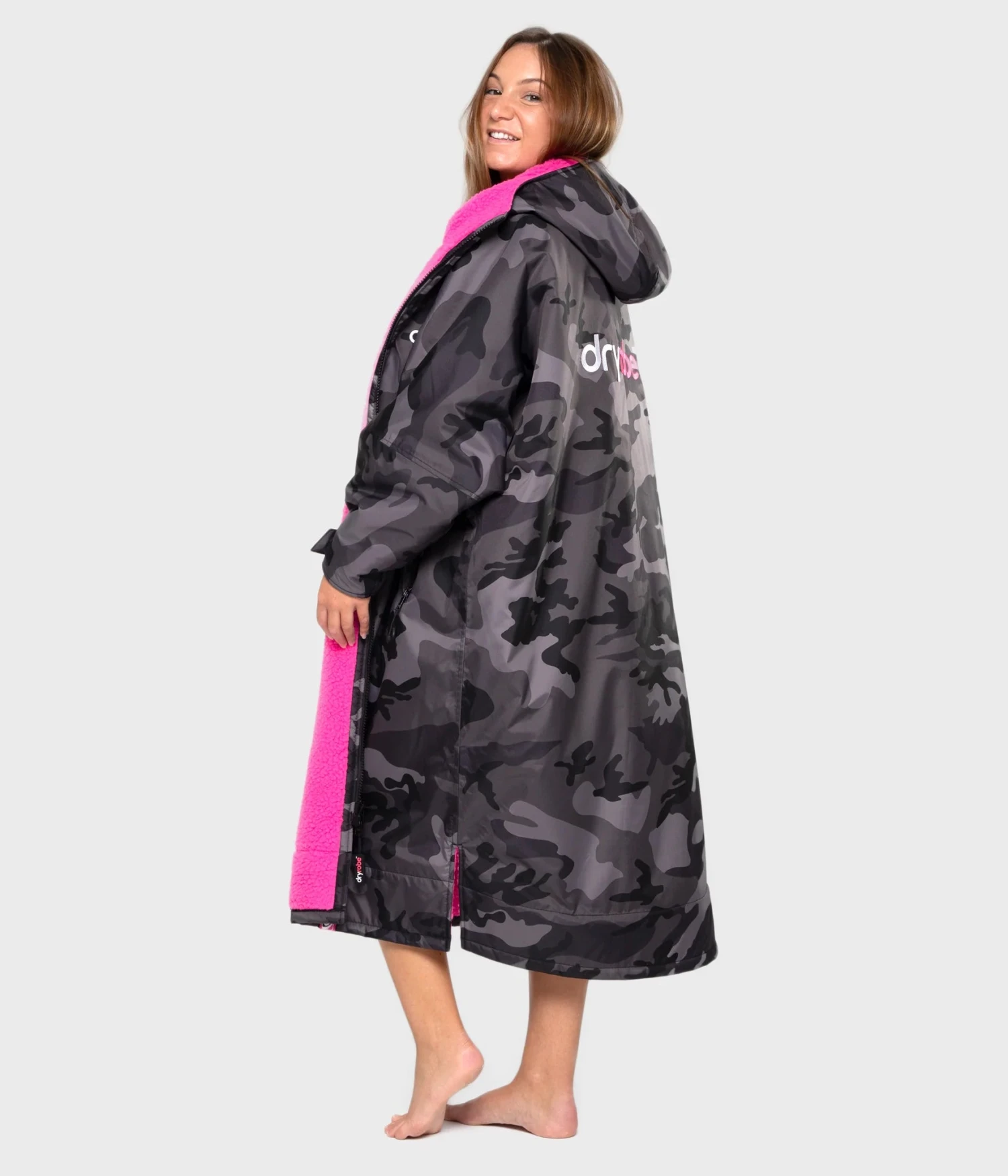 Dryrobe Advance Long Sleeve Black Camouflage Pink - RECYCLED 6 Dryrobe Advance Long Sleeve Black Camouflage Pink - RECYCLED - Image 6