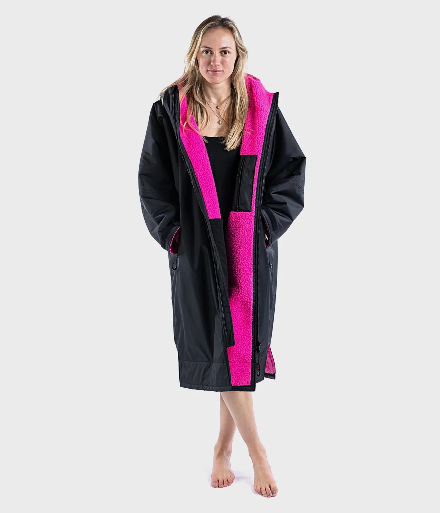 Dryrobe Advance Long Sleeve BLACK PINK - RECYCLED 4 Dryrobe Advance Long Sleeve BLACK PINK - RECYCLED - Image 4