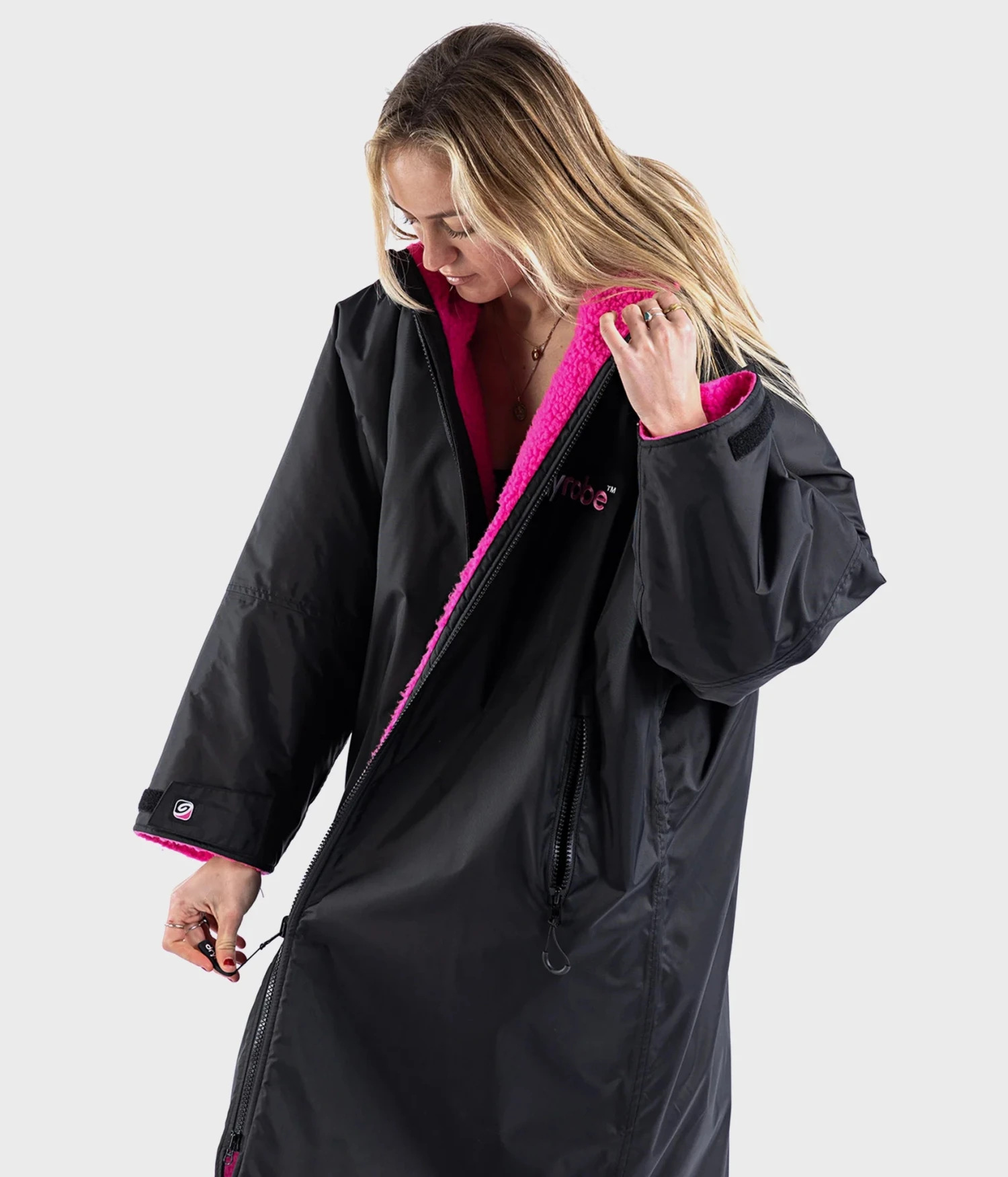 Dryrobe Advance Long Sleeve BLACK PINK - RECYCLED 8 Dryrobe Advance Long Sleeve BLACK PINK - RECYCLED - Image 8