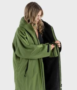 Dryrobe Advance Long Sleeve FOREST GREEN BLACK - RECYCLED -Kampa Store Forest Green 3 2024x2024 c80f5dae 5deb 4c48 9f80 f6d798df5b19