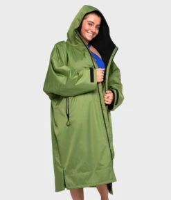 Dryrobe Advance Long Sleeve FOREST GREEN BLACK - RECYCLED -Kampa Store Forest Green 4 2024x2024 2894eea2 dc20 4c3e 9cc9 d97c66075a41