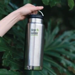 Klean Kanteen Insulated TK Wide With Café Cap 473ml - Black 11 Klean Kanteen Insulated TK Wide With Café Cap 473ml - Black -Kampa Store K32TKWSSL BS 32oz bottle insulated hand trees lifestyle