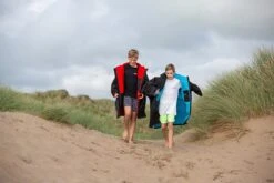 Dryrobe Advance Kids Long Sleeve BLACK BLUE - RECYCLED 7 Dryrobe Advance Kids Long Sleeve BLACK BLUE - RECYCLED -Kampa Store KIDS BEACH DRYROBE 050 2024x2024 e0a6ab22 aa1e 41da ae76 3de2d6fc0fc8