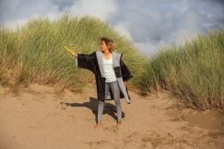 Dryrobe Advance Kids Short Sleeve BLACK PINK 10 Dryrobe Advance Kids Short Sleeve BLACK PINK -Kampa Store KIDS BEACH DRYROBE 193 7d4a34d0 e1fa 411f 813f e72e10e204c6 2024x2024 1