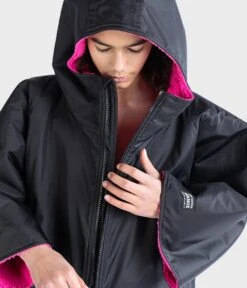 Dryrobe Advance Kids Short Sleeve BLACK PINK 11 Dryrobe Advance Kids Short Sleeve BLACK PINK -Kampa Store SS Black Pink 2 2024x2024 81801ca3 1b6d 459e b1fc 8f950ca21792