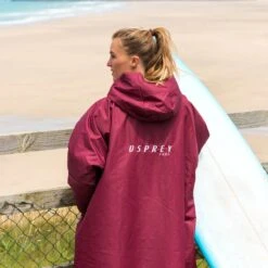 Osprey Unisex Changing Robe Maroon 13 Osprey Unisex Changing Robe Maroon -Kampa Store su4047 51 changing robe lifestyle 2 1