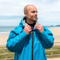 Osprey Unisex Changing Robe Teal 12 Osprey Unisex Changing Robe Teal -Kampa Store su4052 56 changing robe lifestyle 1